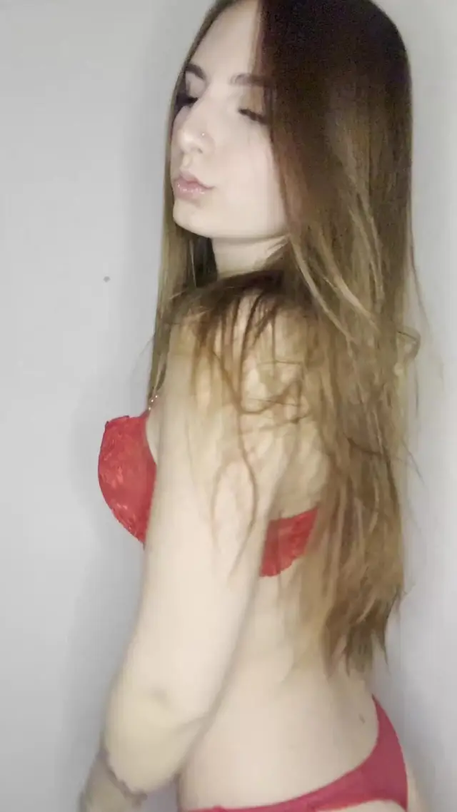 Slim solo babe plays with herself